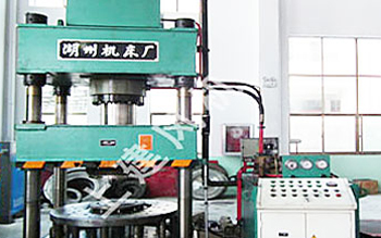 大型液壓機(jī)